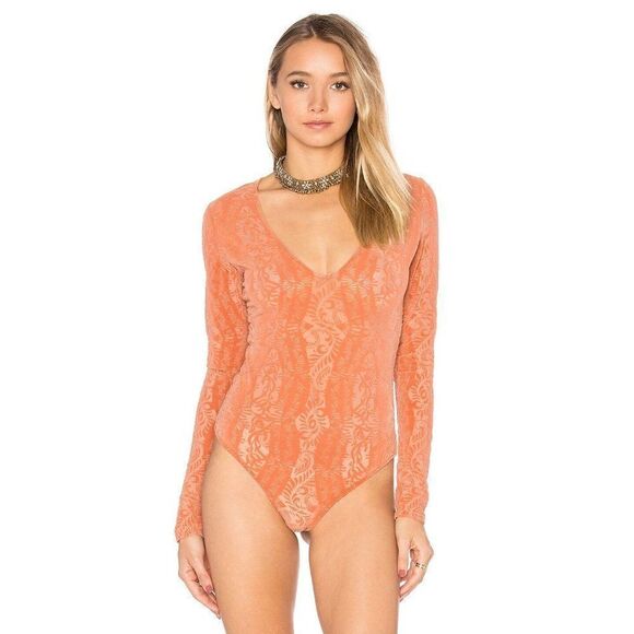 Free People On the Dance Floor Lace Bodysuit Rose NWT Medium - Picture 2 of 8